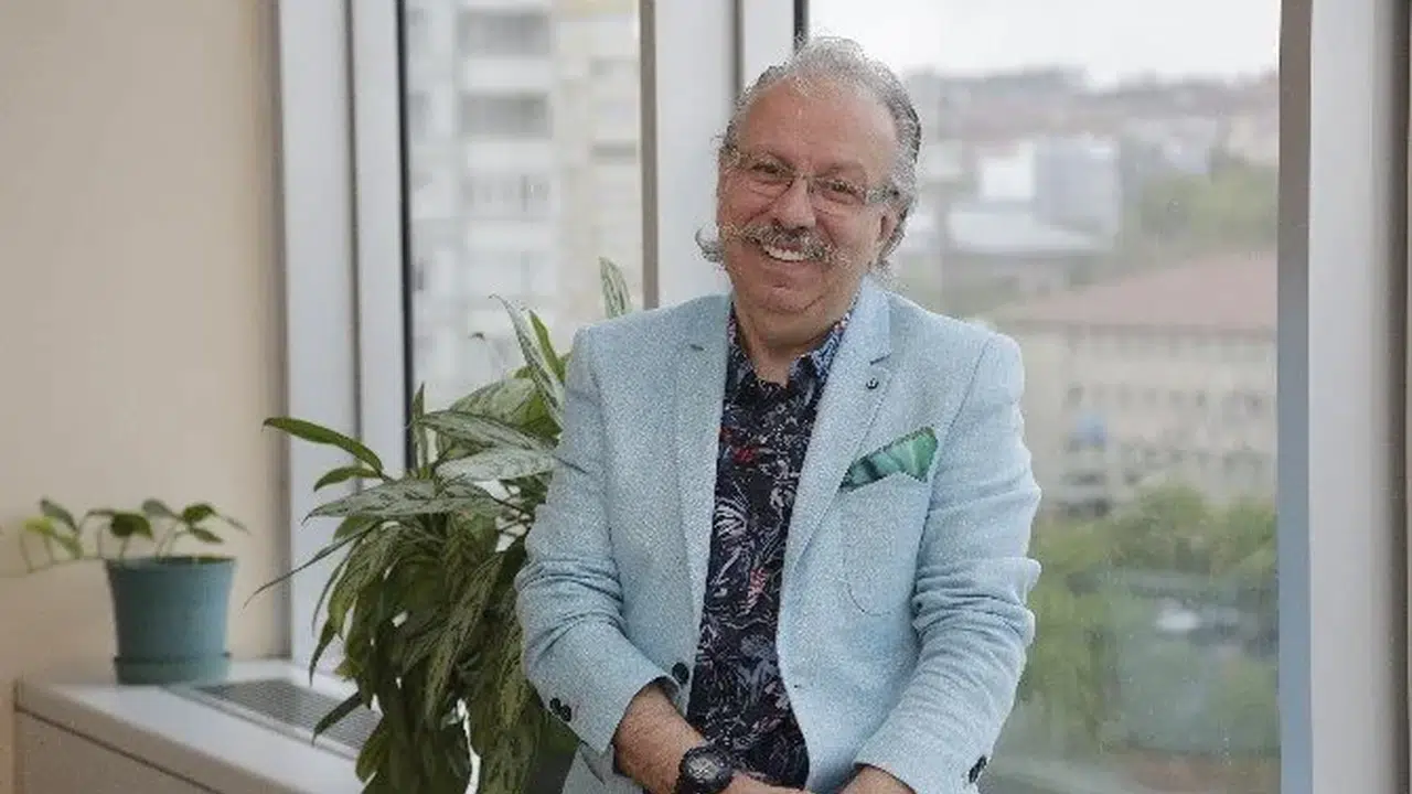 Prof. Dr. Oğuz Özyaral hayatı (biyografisi), kaç yaşında, hangi üniversitelerde çalıştı, uzmanlık alanı ne?