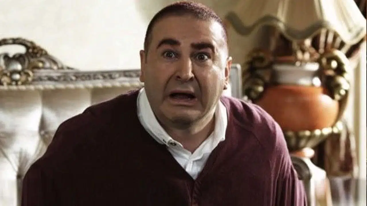 Ünlü komedyen Şafak Sezer’e baskın şoku!