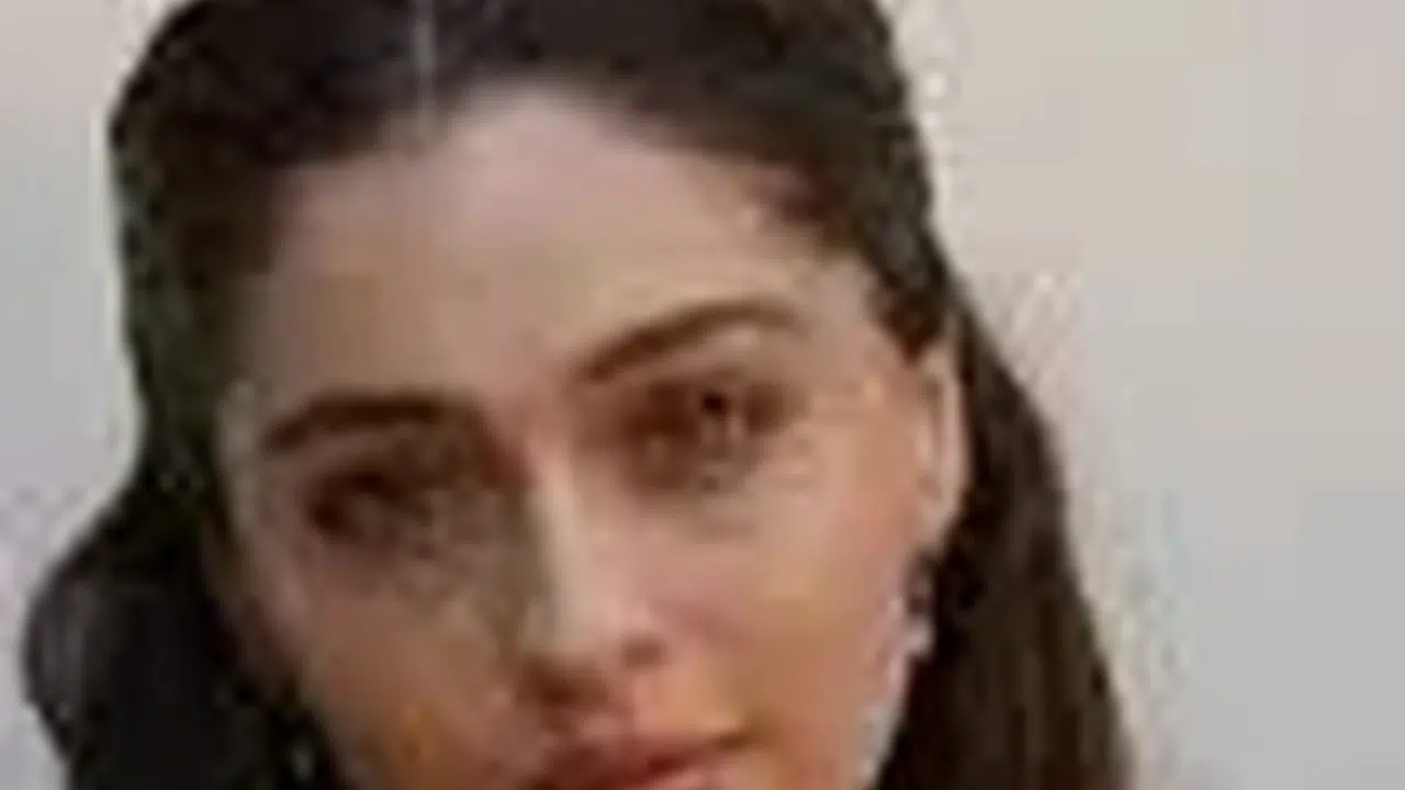 Cemre Baysel hayatı (kimdir), kaç yaşında, aslen nereli, hangi dizilerde oynadı?