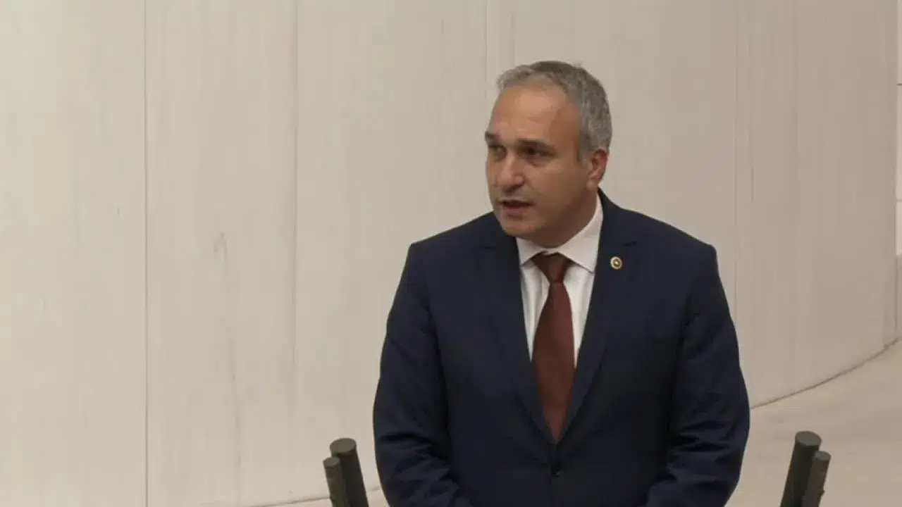 CHP'li Özçağdaş'tan Kur'an Kursları Hakkında Küstah Çıkış! 'Ne Olduğu Belirsiz Yapılar'