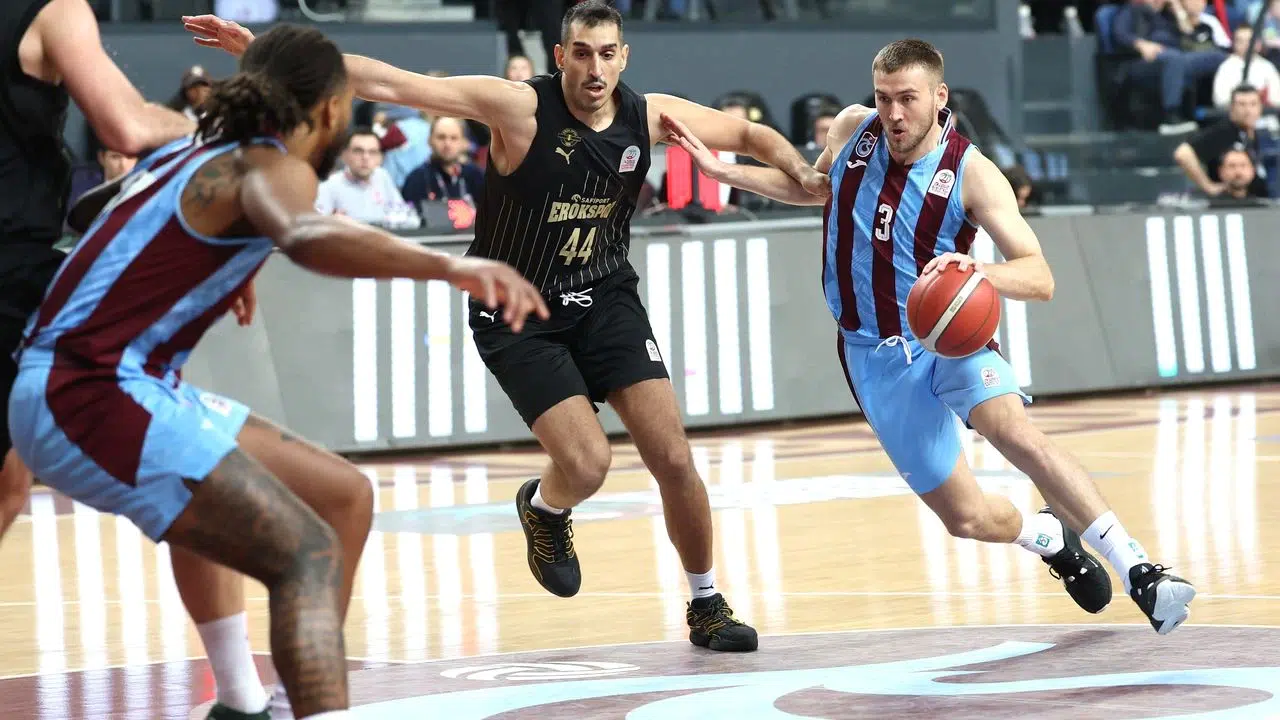 TS ve Erokspor - FB maçı saat kaçta, şifresiz mi? Canlı yayın bilgileri neler, nereden izlenir?