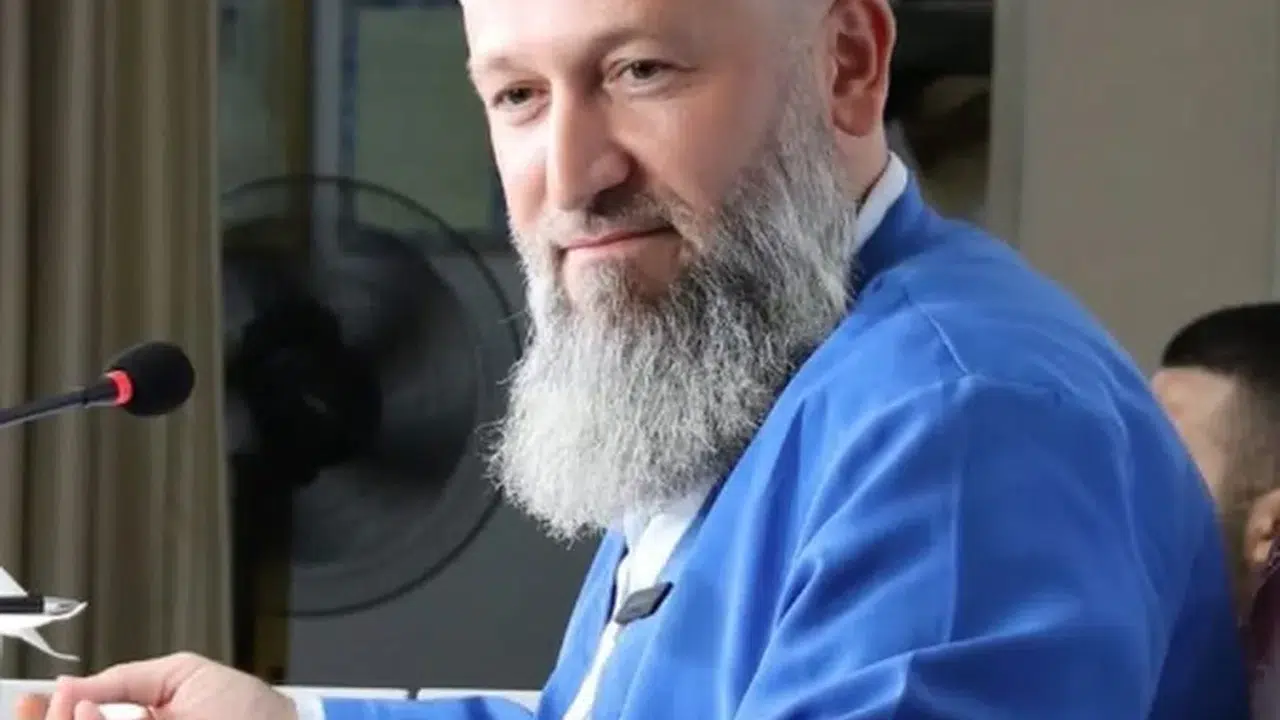 Hüseyin Çevik Asen Nereli, Hangi Cemaate Bağlı, Kaç Yaşında, Evli mi, Çocuğu Var mı, Mesleği Ne, Ne İş Yapıyor?