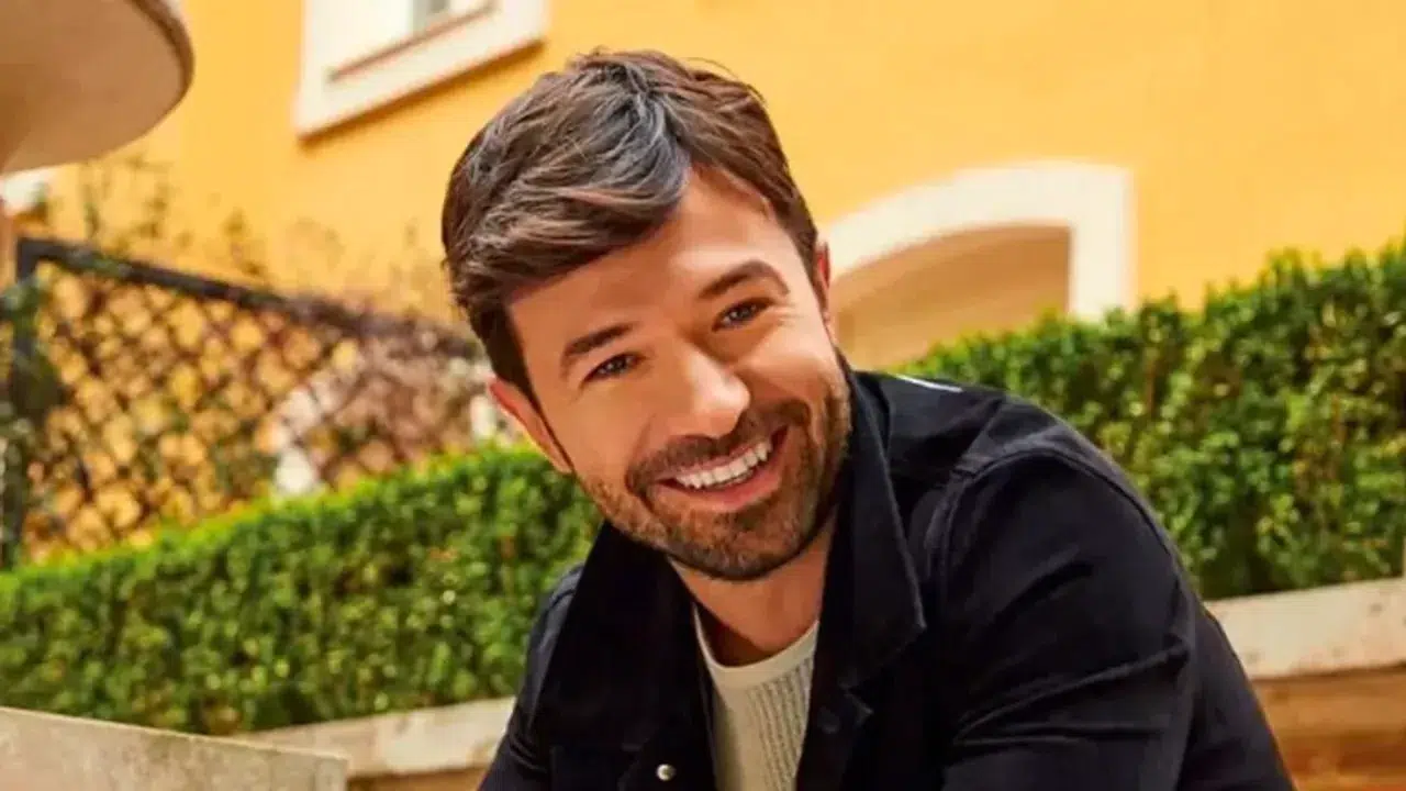 Yalın kiminle evlendi, evlendi mi, karısı kim, kaç yaşında, nereli, albümleri ve ödülleri neler?