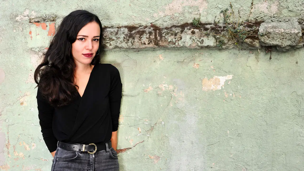 Lara Kamhi (OLAYI) kimdir, mesleği ne, aslen nereli ve neden konuşuluyor?