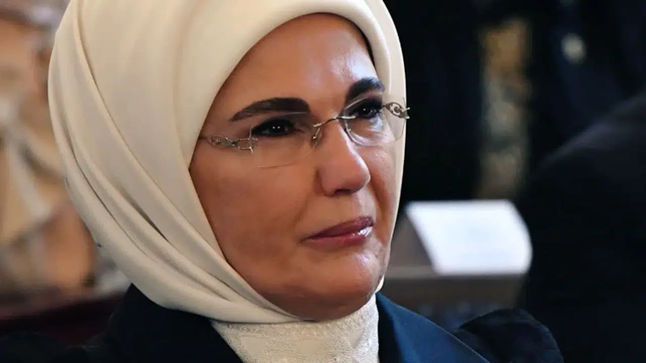 Emine Erdoğan annesi babası kim, ailesi nasıl, çocukları ve hayatı nedir?