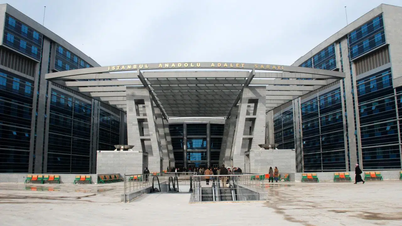 Ünlülere yönelik uyuşturucu soruşturması: Barış Murat Yağcı gözaltına alındı!