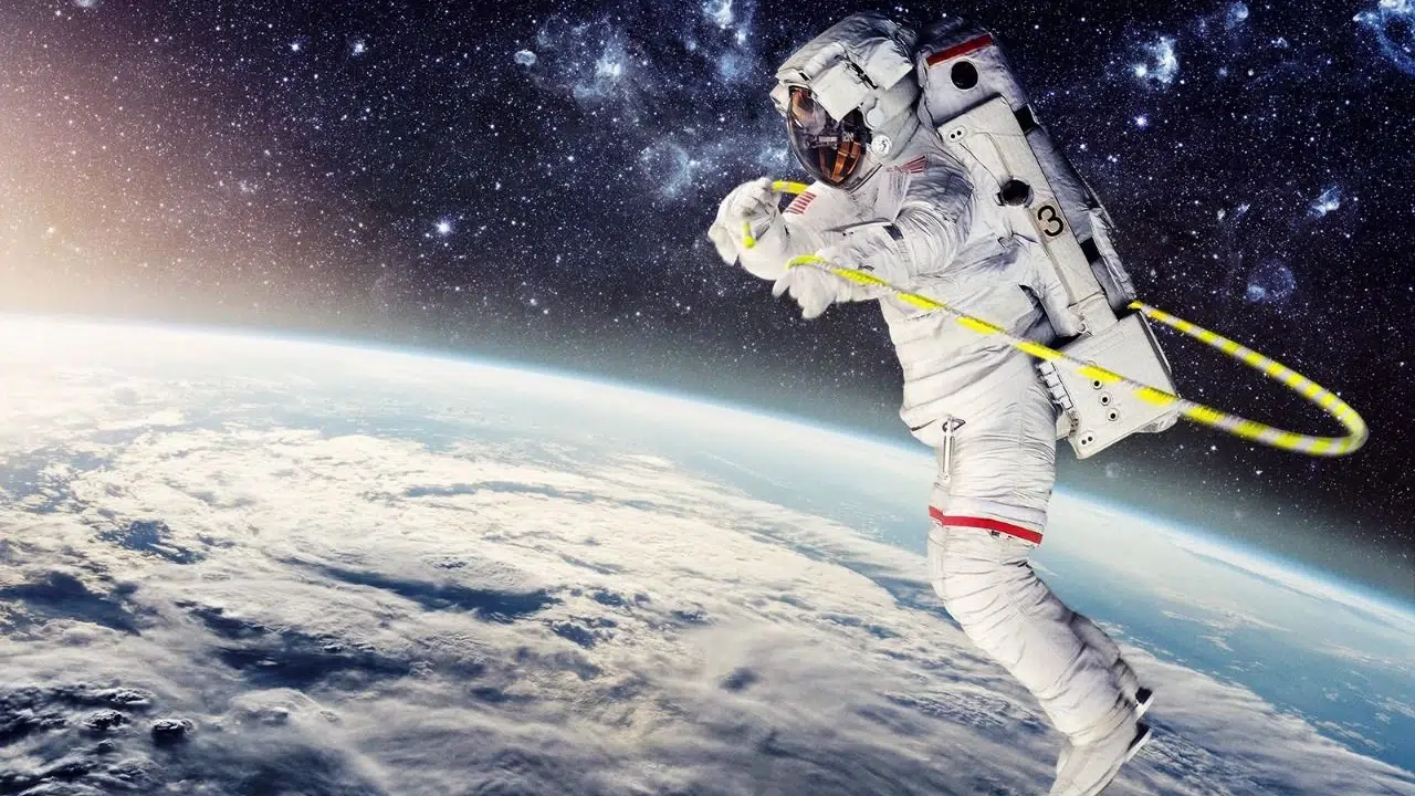 Ay görevlerinde yeni dönem: NASA astronotlara telefon serbestisi tanıdı