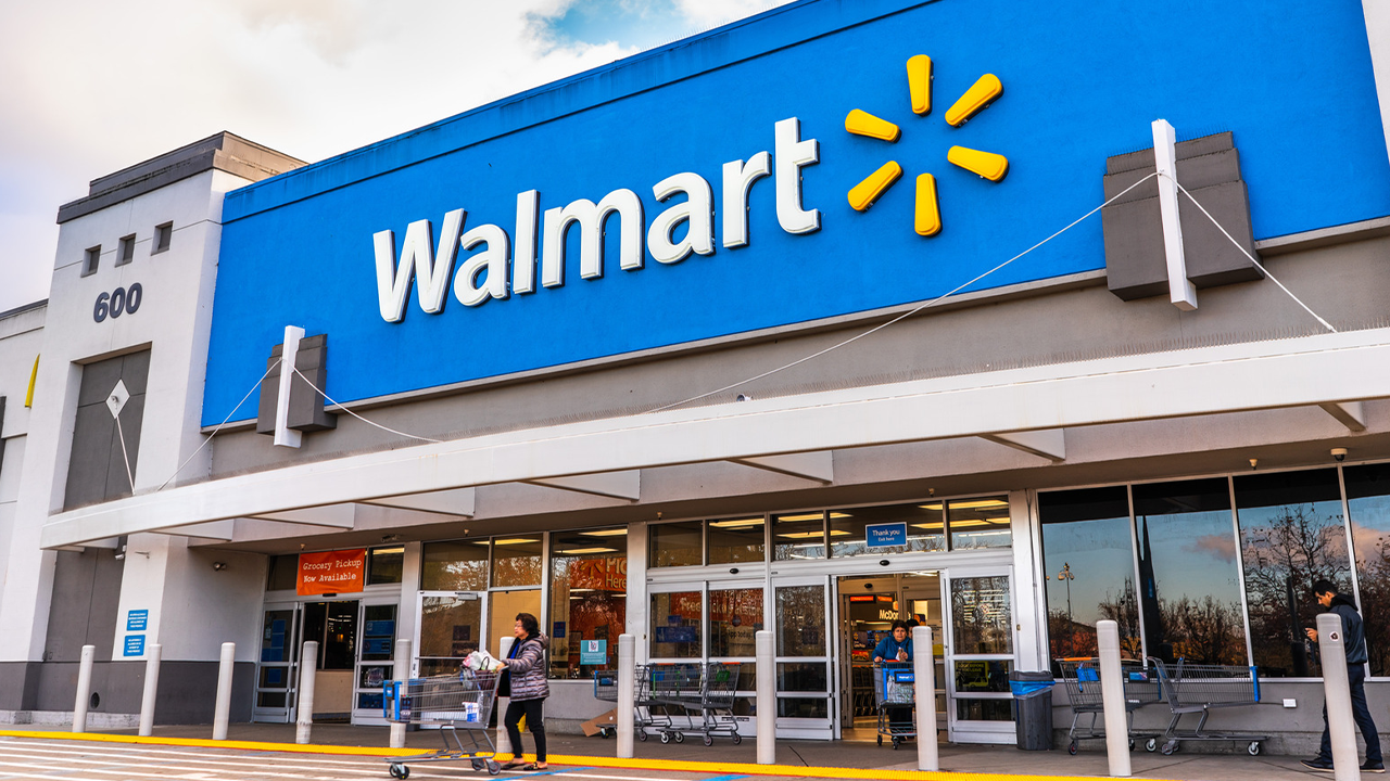 Walmart hisseleri neden yükseldi, piyasa değeri 1 trilyon doları aştı mı?
