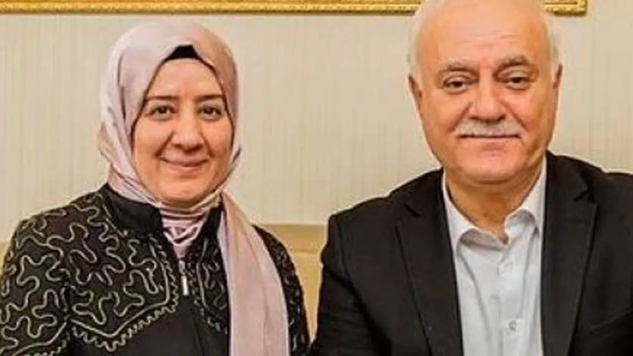 Nihat Hatipoğlu’nun eşi kim, ne zaman evlendiler, kaç çocukları var, Emel Hatipoğlu kaç yaşında?