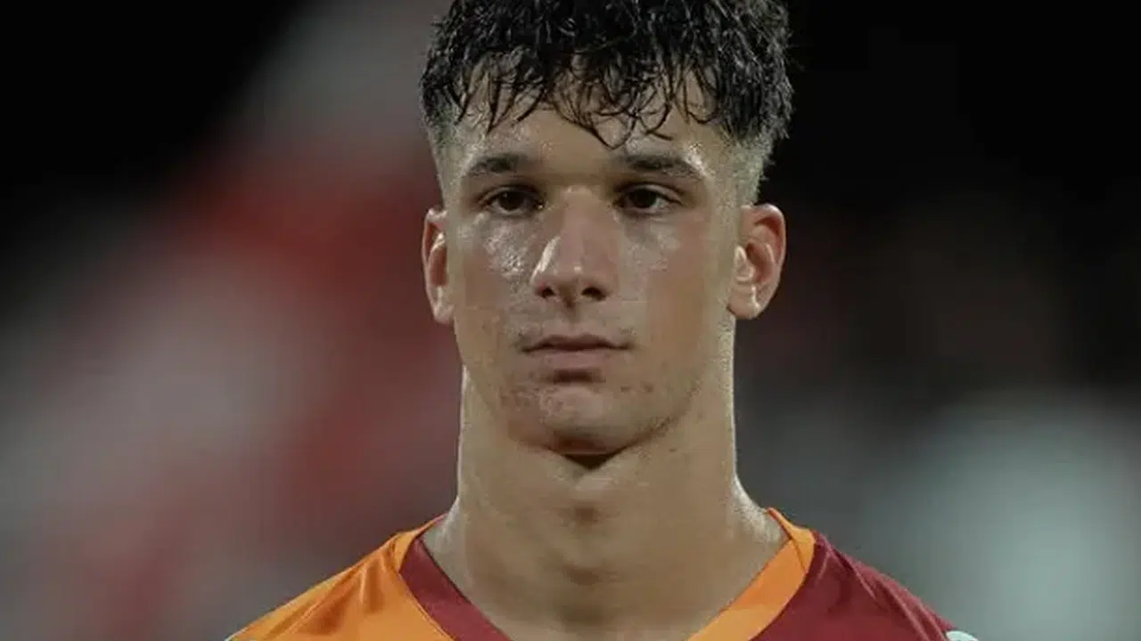 Galatasaray’dan Fenerbahçe’ye Transfer Olan Genç Forvet Kim, Kaç Yaşında, Hangi Mevkide Oynuyor?