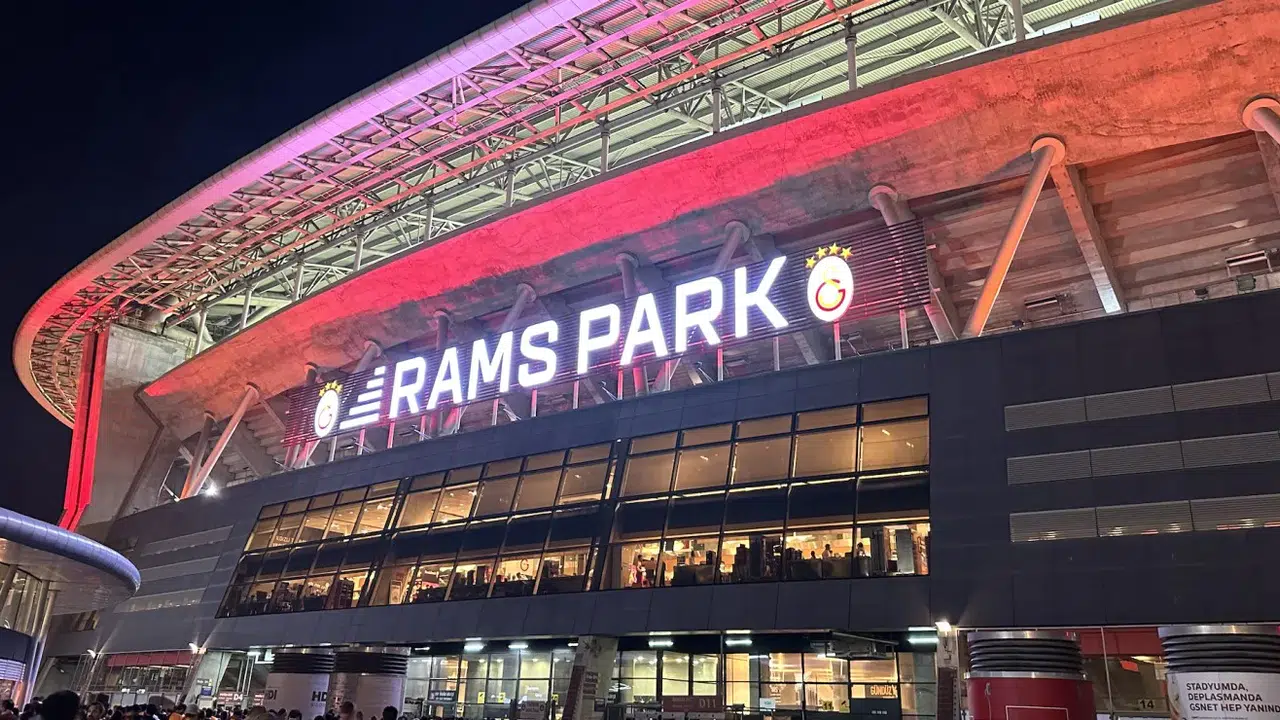 Dursun Özbek açıkladı: RAMS Park kapasitesi artıyor mu, yeni seyirci sayısı kaç olacak?