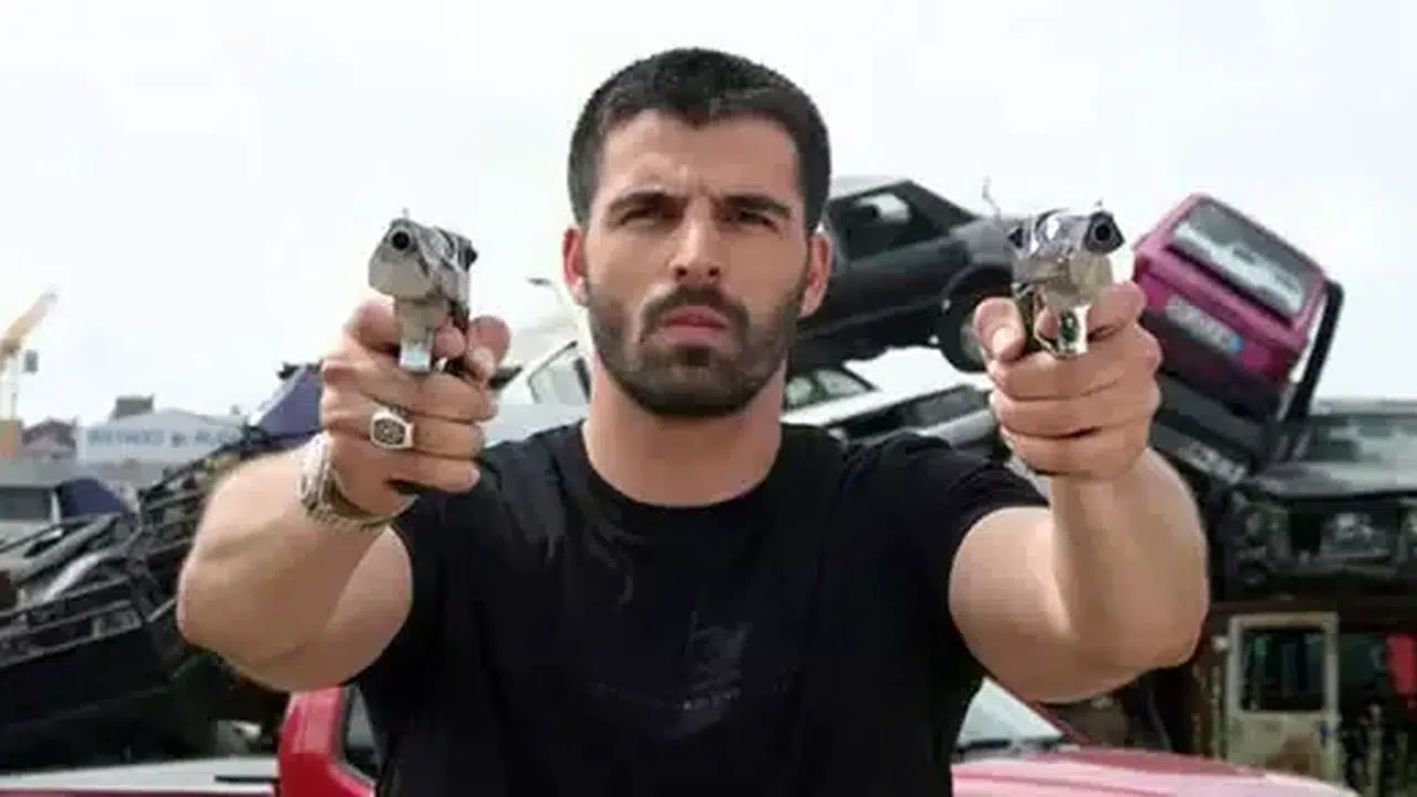 Mehmet Akif Alakurt kimdir, öldü mü, aslen nereli, kaç yaşında, mesleği ne, boyu kaç cm, evli mi, şu an ne yapıyor?