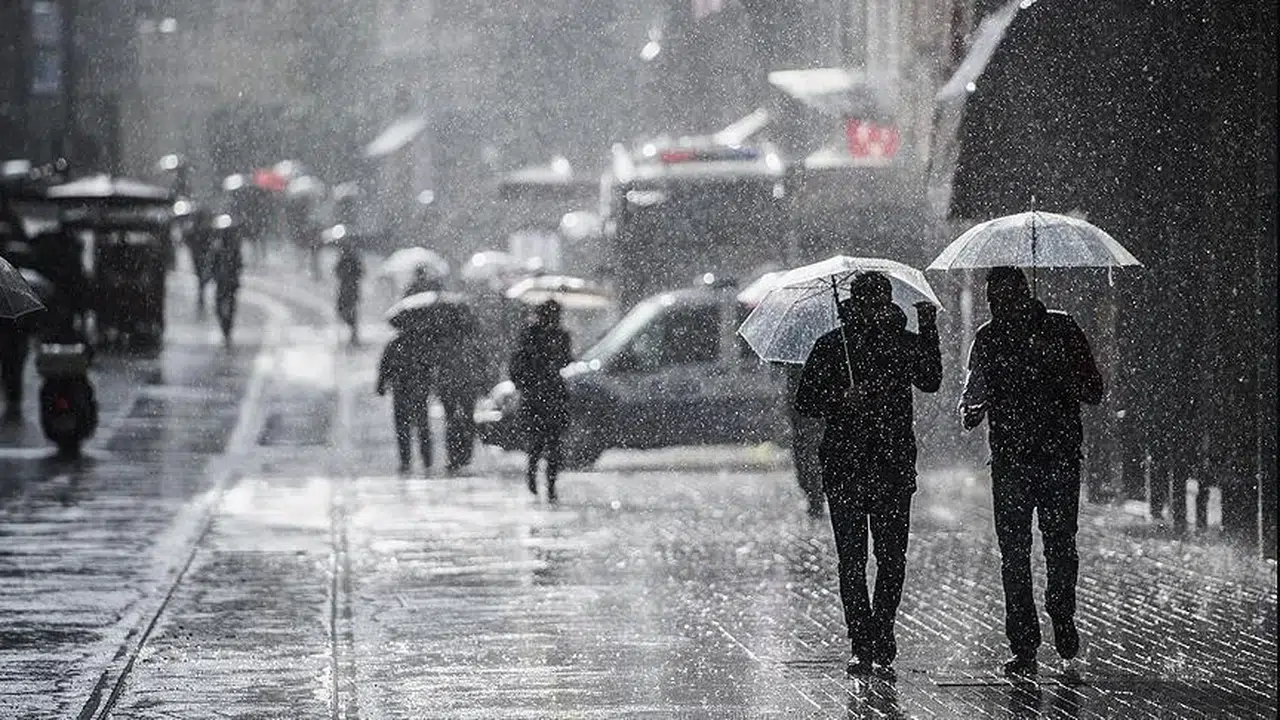 16 Şubat Pazartesi İstanbul'da Okullar Tatil Mi Edildi? Fırtına Uyarısı Sonrası Okullar'da SON DURUM