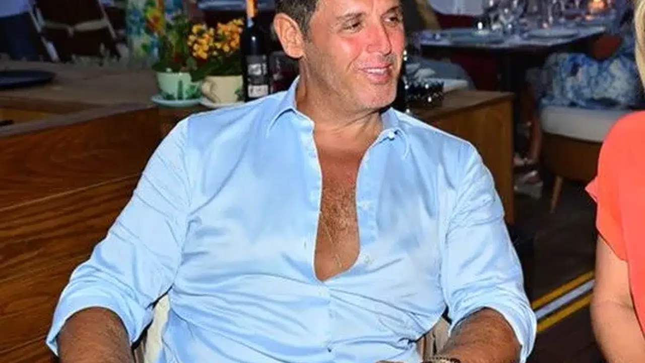 Necmettin Karabacak Hayatı, Kaç Yaşında, Ne İş Yapıyor Defne Samyeli ile Sevgili Mi?