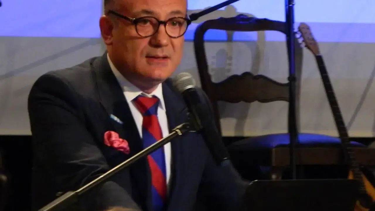 Afksendiyos Kalangos  Aslen Nereli, Mesleği Ne, Uzmanlık Alanı Nedir, Evli mi?