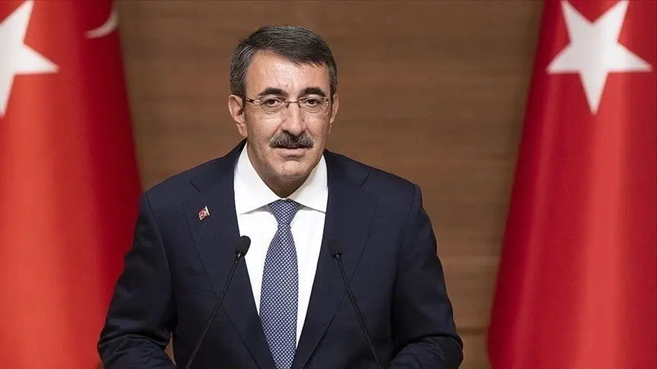 Cevdet Yılmaz Hayatı (Kimdir), Kaç Yaşında, Aslen Nereli? Mesleği Ne, Hangi Görevlerde Bulundu, Evli mi?