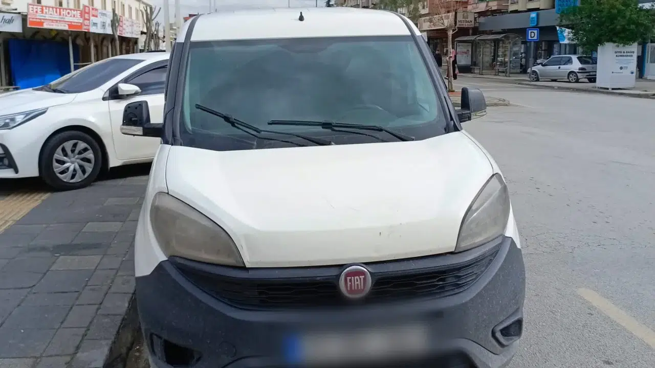 Kamyoneti çaldı, yakıt alıp tur attı! Manisa'da şaşırtan hırsızlık