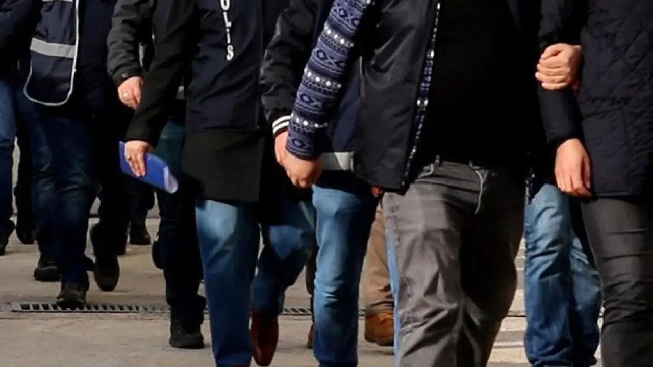 Jandarmadan 29 ilde eş zamanlı FETÖ operasyonu: Çok sayıda gözaltı