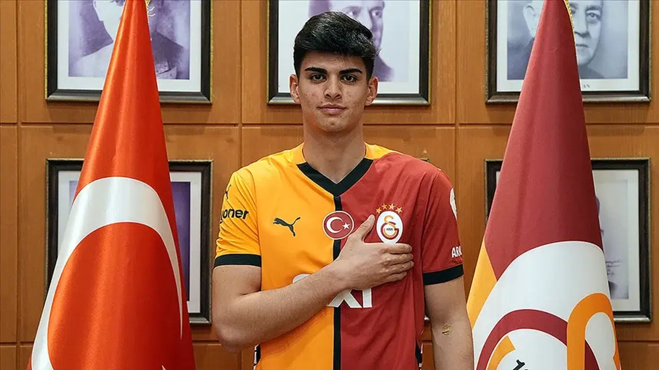 Galatasaray’ın genç stoperi Arda Ünyay kaç yaşında, transferi nasıl gerçekleşti, yıllık kazancı ne?