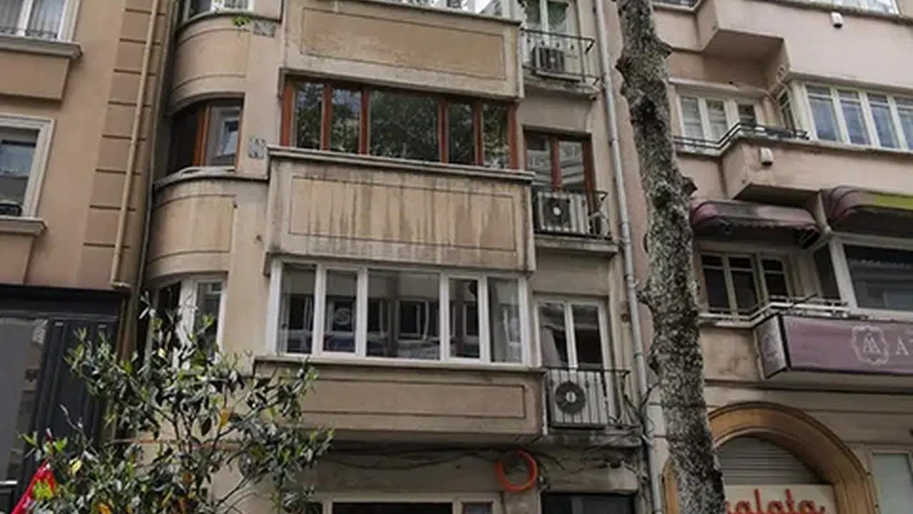 Orhan Pamuk’un Cihangir’deki apartmanı neden yıkılmak isteniyor, yerine müze mi yapılacak? Taray Apartmanı nerede?