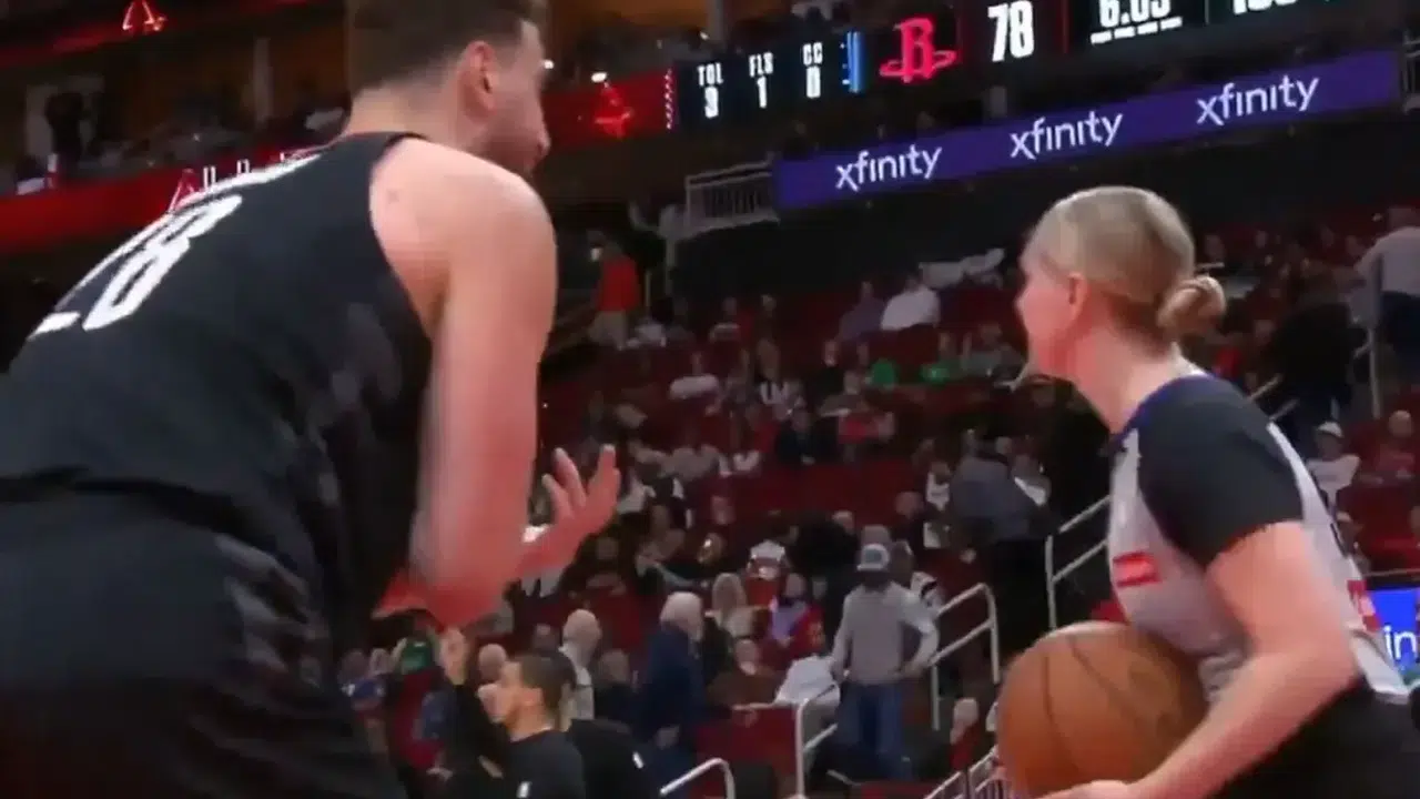 NBA’de Gecenin Olayı! Alperen Şengün Son Çeyrekte Oyundan Atıldı