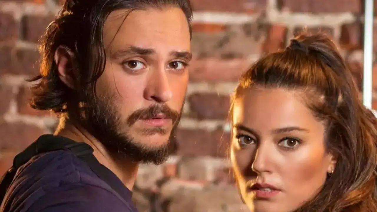 Ayrılık kararı almışlardı, birlikte tatile çıktılar... Pelin Akil ve Anıl Altan çiftinden sürpriz!