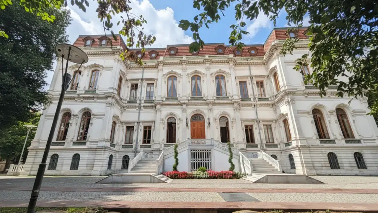 Hababam Sınıfı Müzesi giriş ücreti 2026 ne kadar, hafta sonu açık mı, fotoğraf çekmek serbest mi?