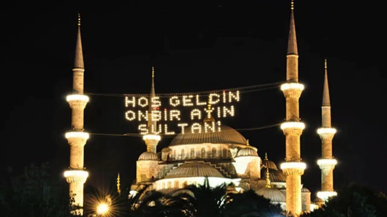 Ramazan’ın ilk gecesi Fetih Suresi okumak sünnet mi, hadis var mı? koruyucu mu?