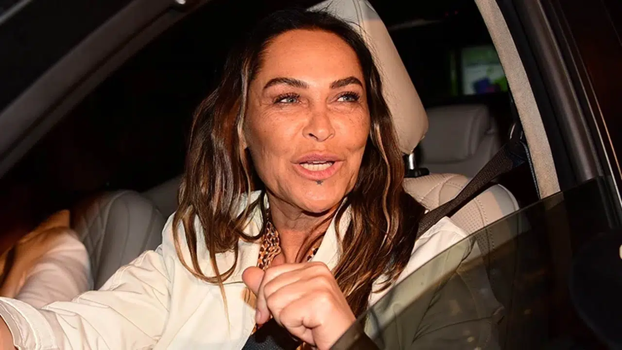 Hülya Avşar aslen nereli? Karslı mı, Diyarbakırlı mı? Ardahan’ın hangi köyünden?