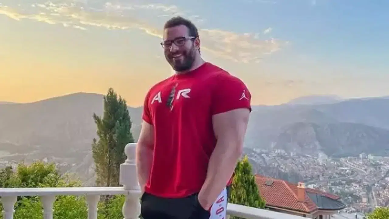 Tuna Tavus kaç yaşında, mesleği ne, aslen nereli?