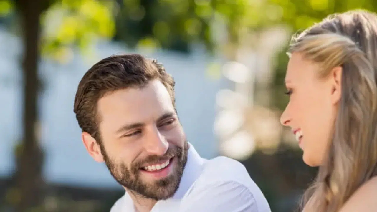 Lovebombing Nedir, Nasıl Anlaşılır? Lovebombing Bir Manipülasyon Yöntemi mi?