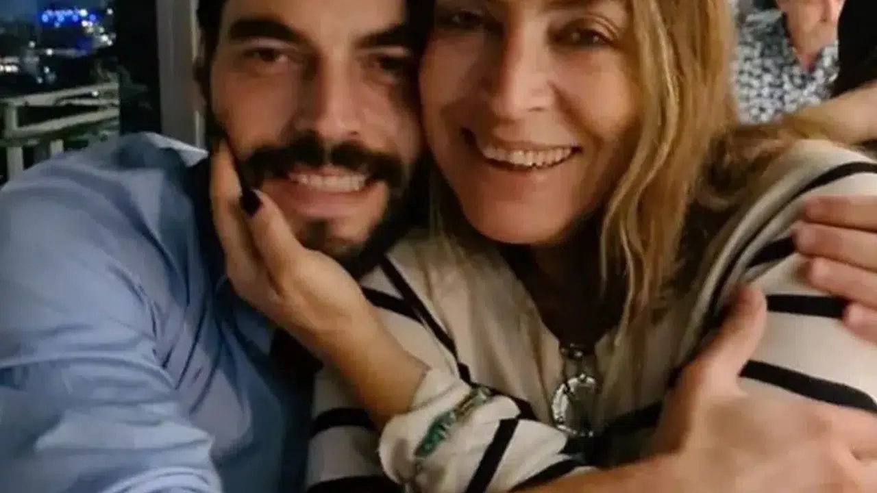 Akın Akınözü annesi kim ve Özlem Akınözü neden ve ne zaman öldü, ne iş yapıyordu?