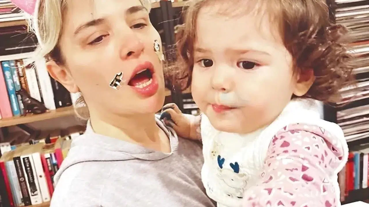 Gonca Vuslateri Sarışın İmajıyla Sosyal Medyayı Salladı