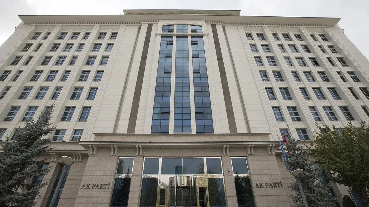 AK Parti, '28 Şubat: Vesayet, darbe ve milli iradenin inşası' programı yarın başlıyor