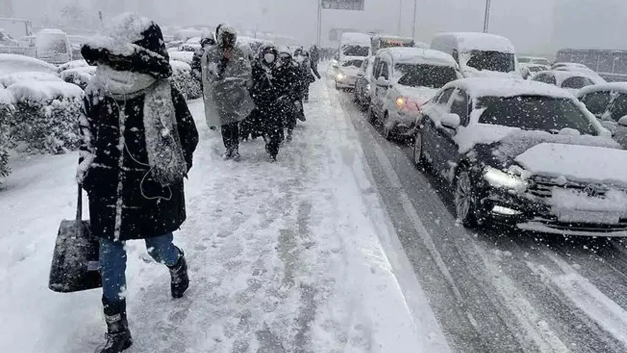23 Şubat İstanbul’da Okullar Tatil Mi, MEB ve Valilik Kar Tatili Kararı Aldı Mı?