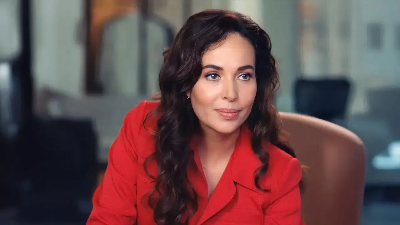 Sevdiğim Sensin’de İnci karakteriyle dikkat çekiyor: Esra Ronabar’ın yaşı, memleketi ve hayatı