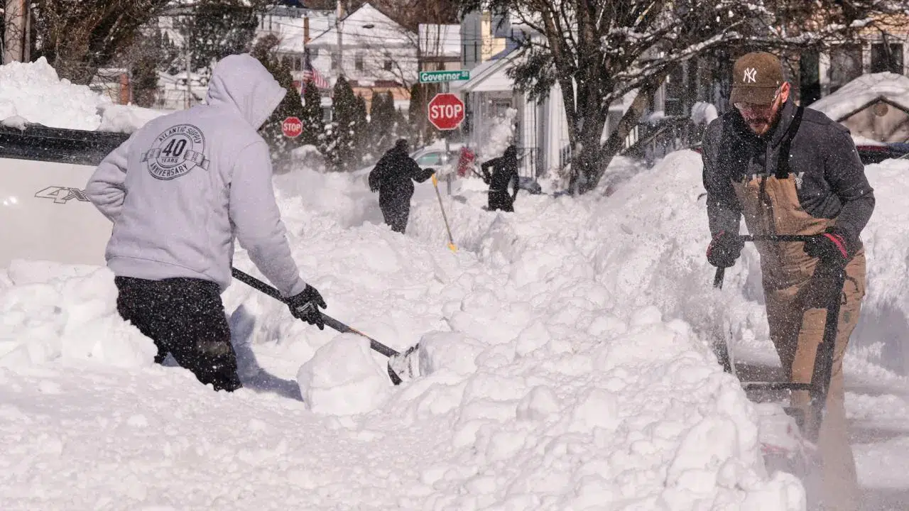Kar Fırtınası ABD’yi Vurdu! Yüz Binlerce Kişi Elektriksiz Kaldı