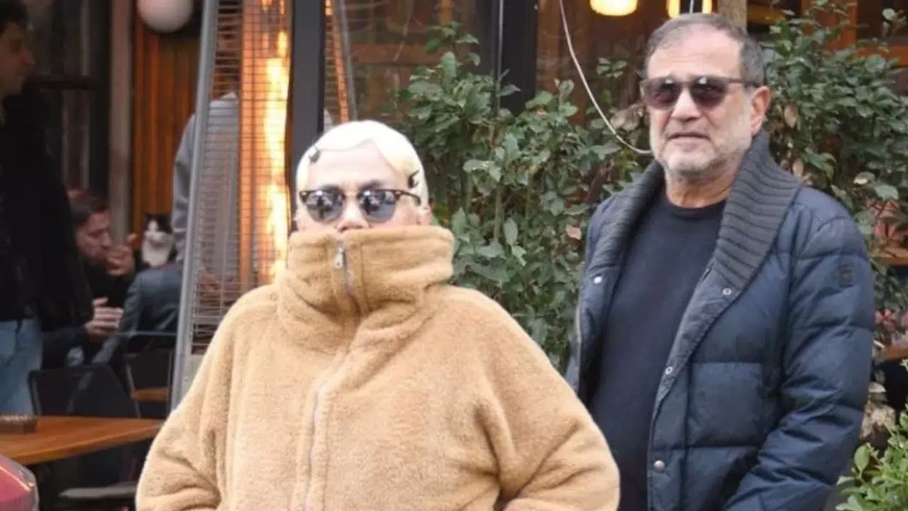 Sezen Aksu Cihangir’de yakalandı! Yeni sevgilisiyle ilk kez görüntülendi!