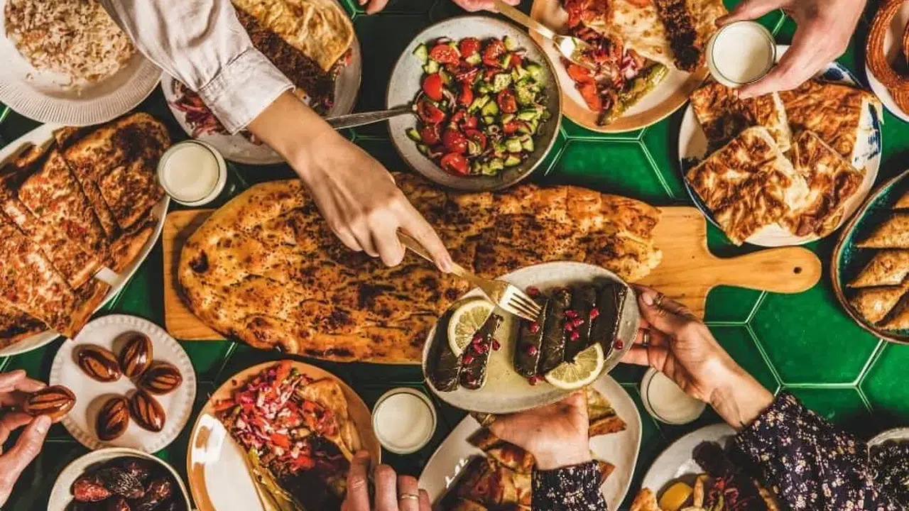 2026 İstanbul'da İftar Menüsü Fiyatları Arttı mı, Dışarıda İftar Ne Kadar Oldu?