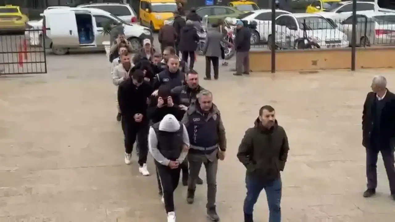 Diplomatik Plakalı Araçla Sınırı Geçti! Çete Liderinin Film Gibi Kaçışı