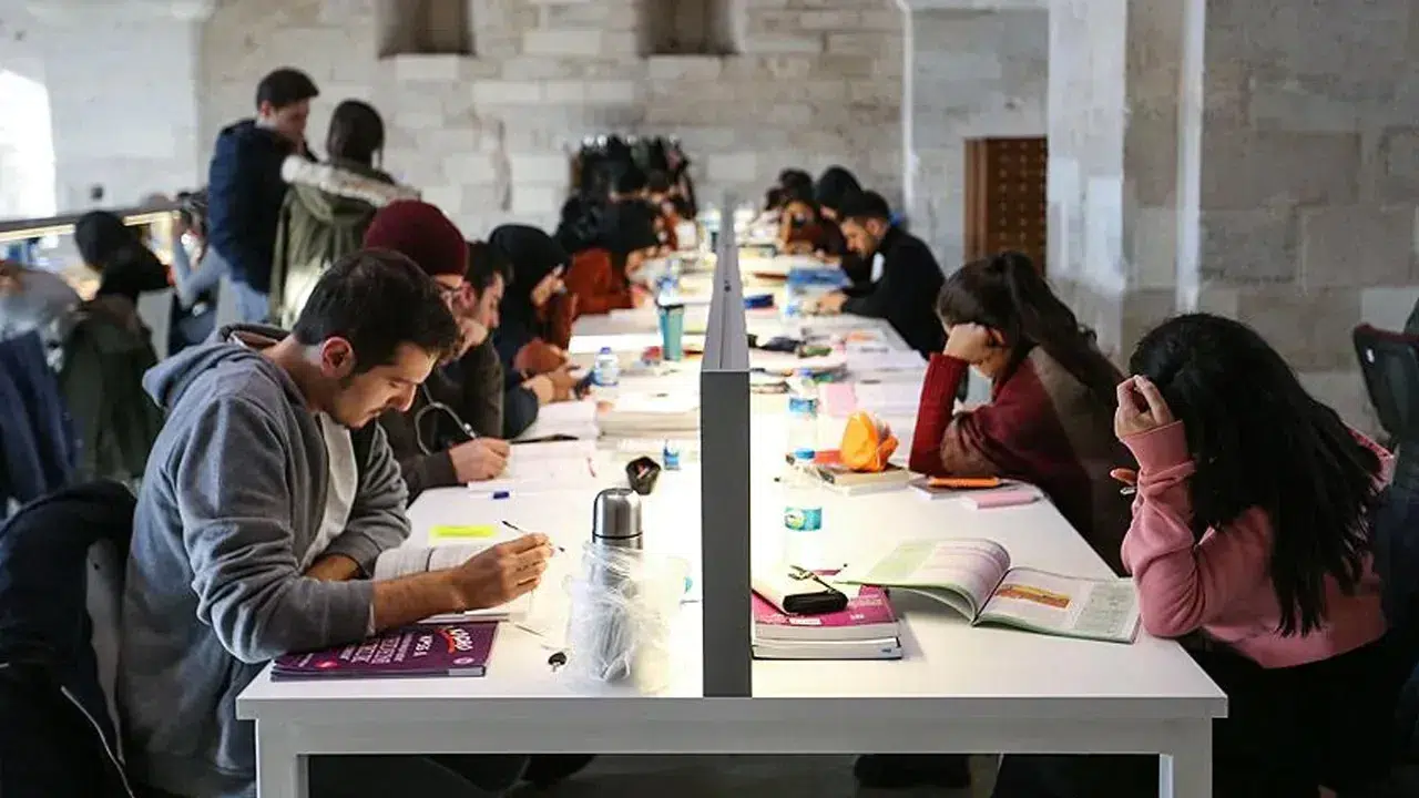 Üniversiteyle İlişiği Kesilenlere Yeni Şans! Düzenleme Meclis Yolunda