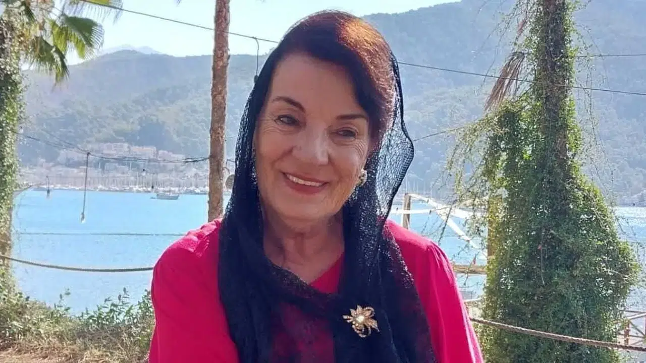 Nevin Efe hayatı (kimdir), kaç doğumlu aslen nereli, hangi dizi-filmlerde oynadı? İşte tüm merak edilenler