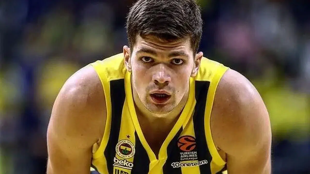 Fenerbahçe maçında son saniyede ne oldu? Tarık Biberoviç gecenin yıldızı mı oldu?