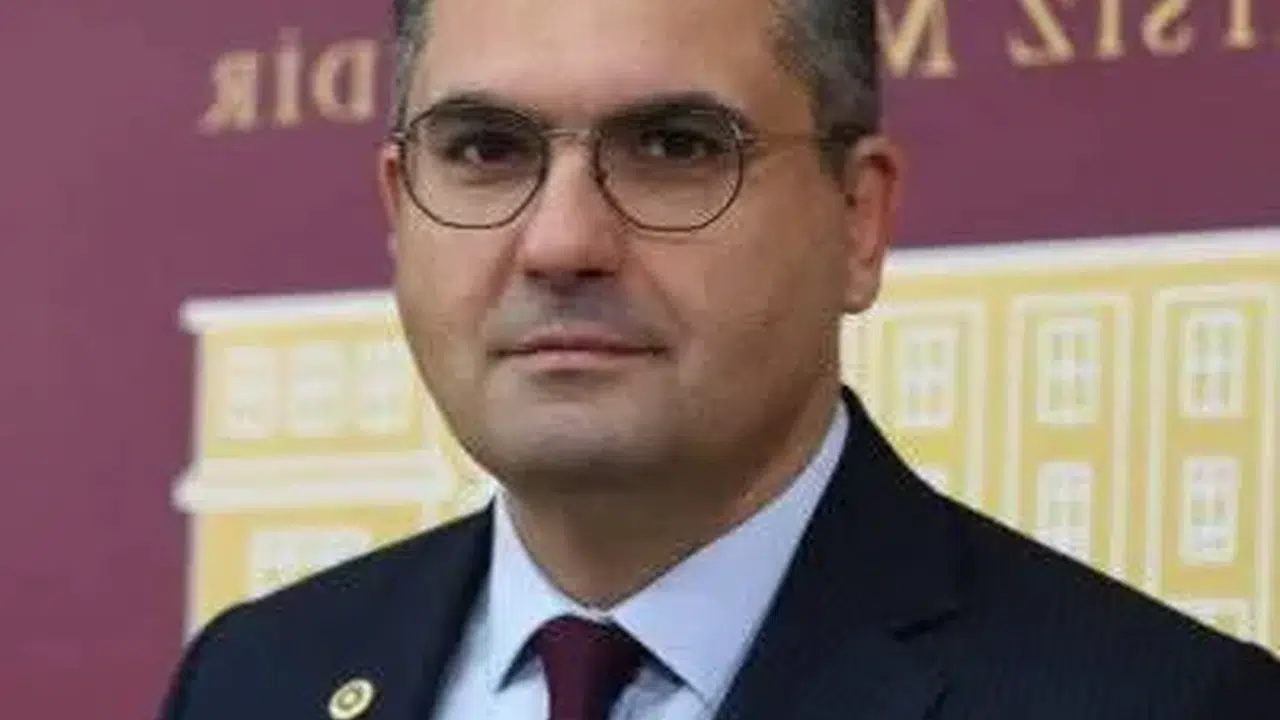 Burak Dalgın kaç yaşında, aslen nereli, evli mi, çocuğu var mı, mesleği ne, ne iş yapıyor, hangi görevlerde bulundu?