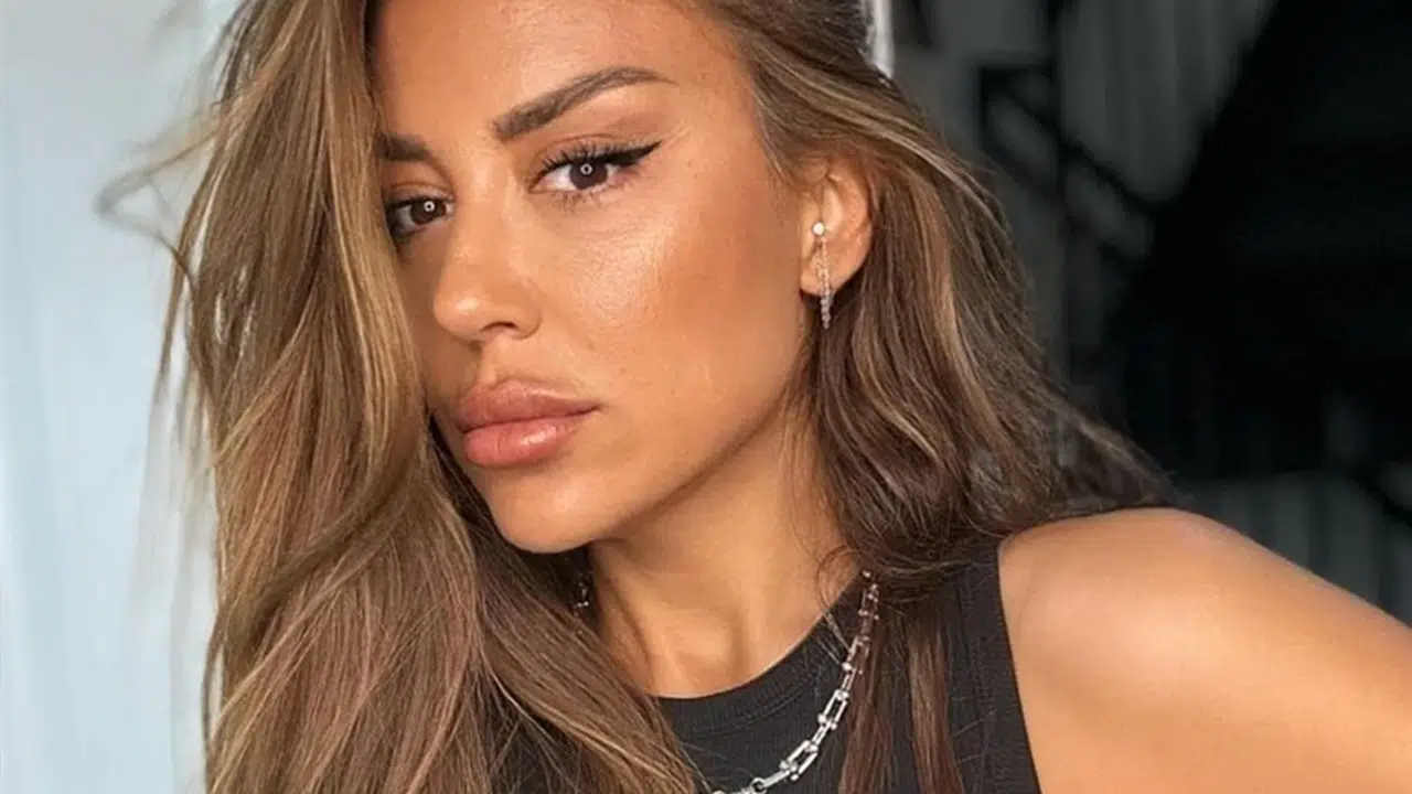 Banu Parlak Nasıl Zengin Oldu, Kocası Kim, Kaç Yaşında?