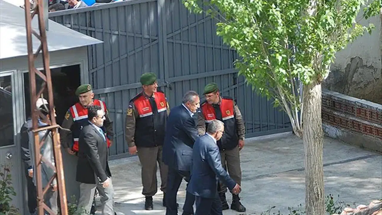 Mehmet Ağar kaç sene yattı, Susurluk davasında hangi suçtan ceza aldı, ne zaman tahliye edildi?