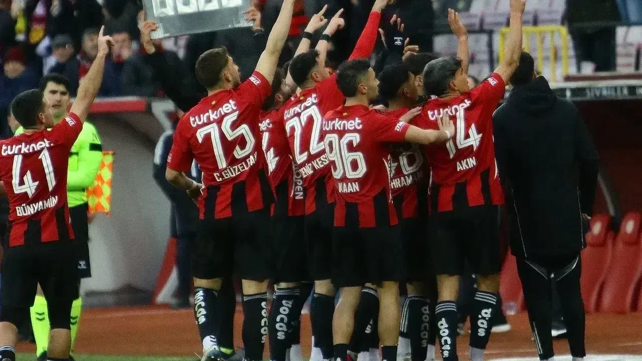 Eskişehirspor - Ayvalıkgücü Belediyespor Maçı Canlı Hangi Kanalda, Sıfır TV Şifresiz Yayın Var mı, Saat Kaçta?