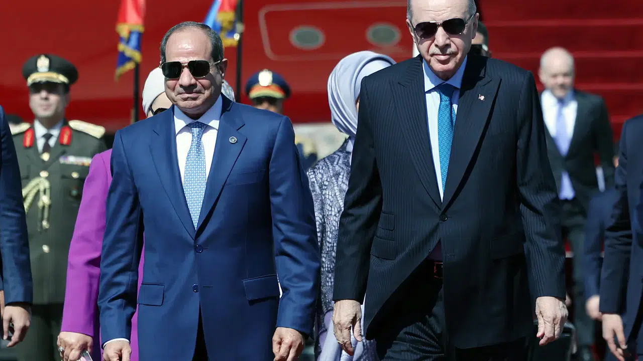 Cumhurbaşkanı Erdoğan, resmi ziyaret için Mısır’da