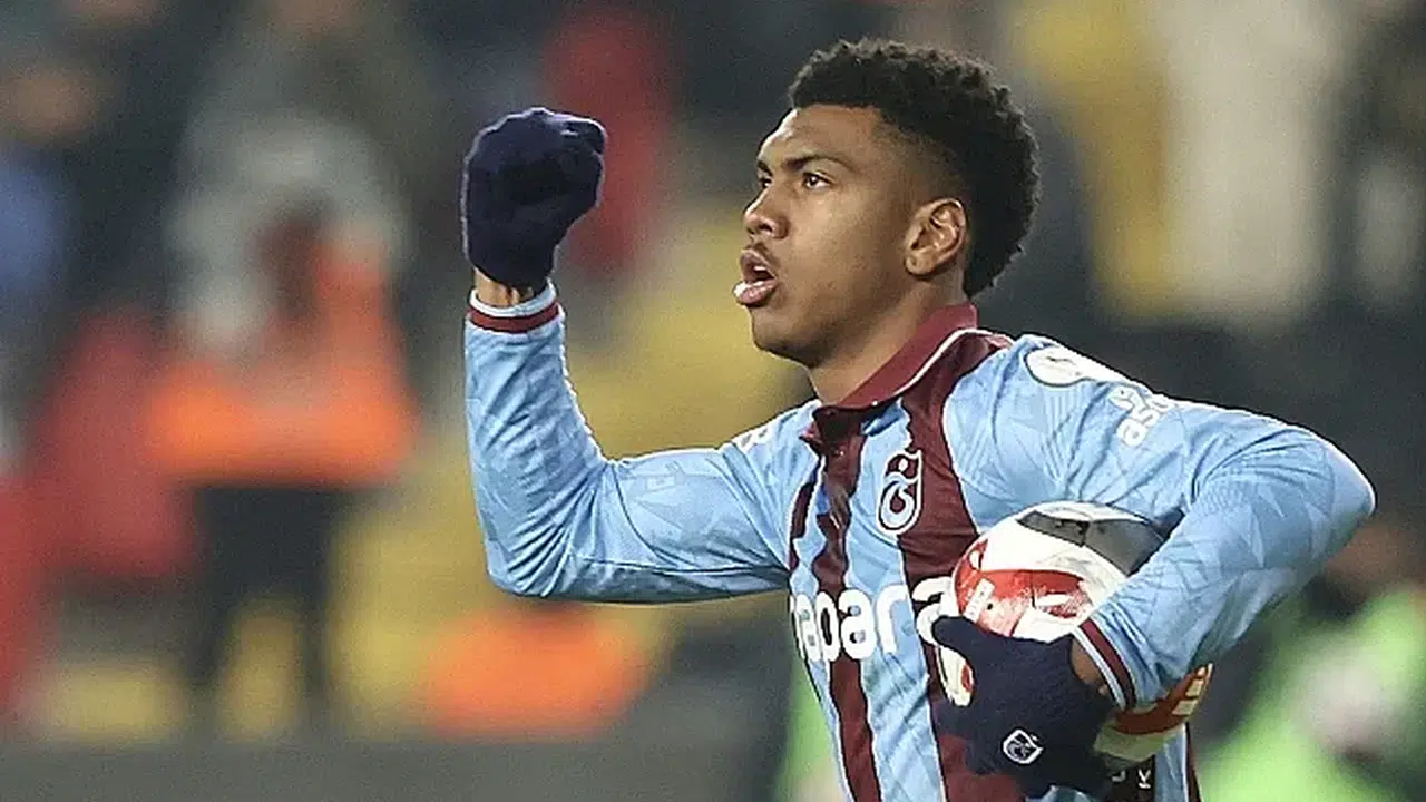 Bordo-Mavili Formayla Zirveye Çıkan Felipe Augusto, Süper Lig’i Sallıyor