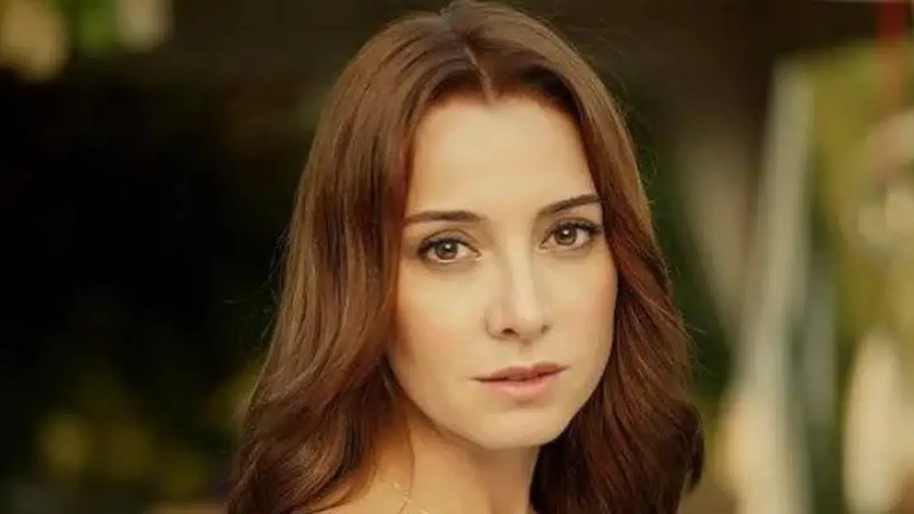 Dolunay Soysert hayatı (kariyeri), evli mi, boşandı mı, kaç doğumlu, hangi dizilerde rol aldı?